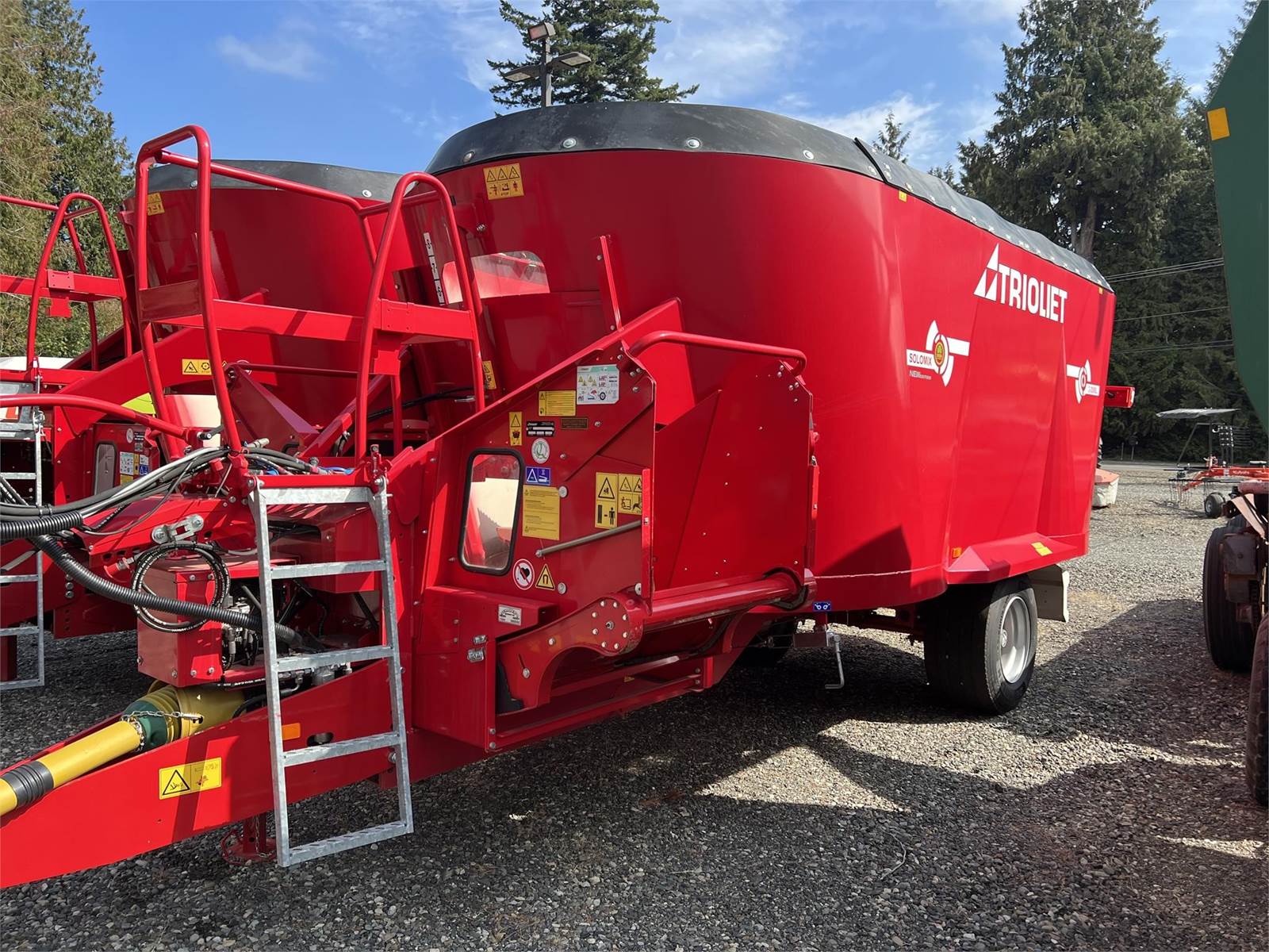 2023-trioliet-solomix-2-2000l-vlh-c-feeder-for-sale-lynden-wa