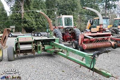 John Deere 3970 Pull-Type Forage Harvester