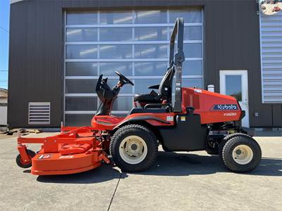 Kubota F2690 Riding Lawn Mower