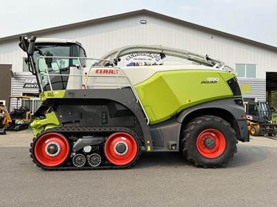Claas JAGUAR 990TT Self-Propelled Forage Harvester
