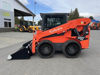 Kubota SSV75 Skid Steer