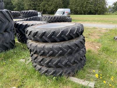 Taurus 270/95R44 Tire