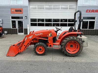 Kubota L3301DT Tractor