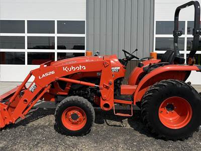 Kubota L3302HST Tractor