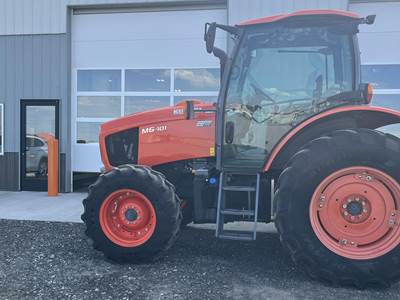 Kubota M6-101 Tractor