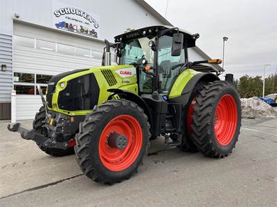 Claas AXION 880 Tractor
