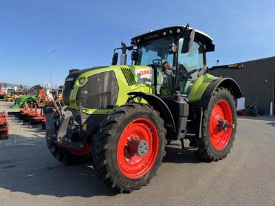 Claas AXION 880 Tractor