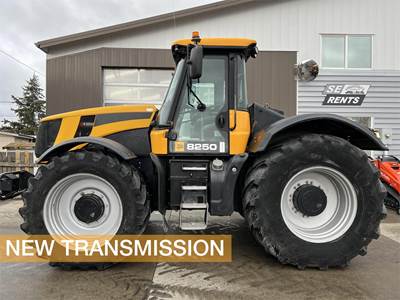 JCB FASTRAC 8250 Tractor