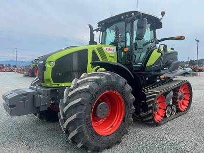 Claas AXION 960TT Tractor