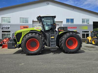 Claas XERION 5000 Tractor