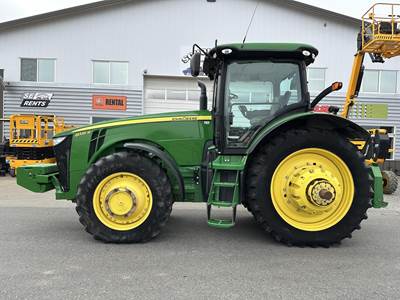 John Deere 8335R Tractor
