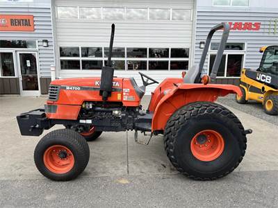 Kubota M4700 Tractor
