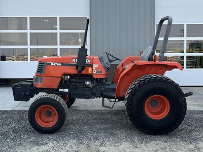 Kubota M4700 Tractor