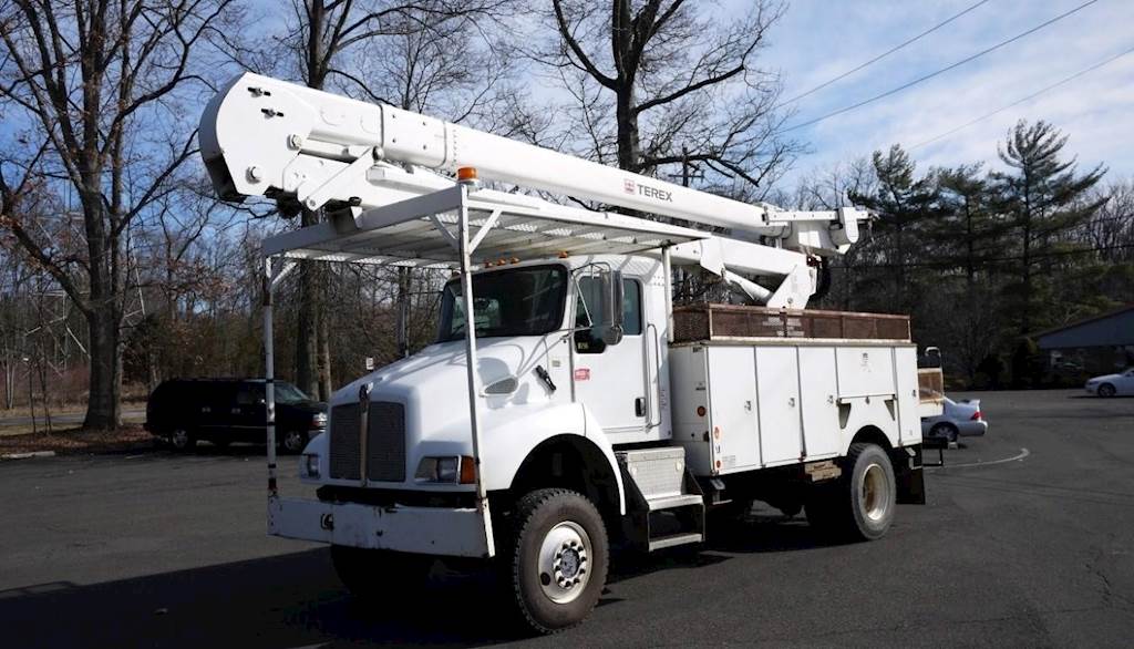 2006 Kenworth T300 Single Axle Boom / Bucket Truck - 6 Spd, Terex HRX55