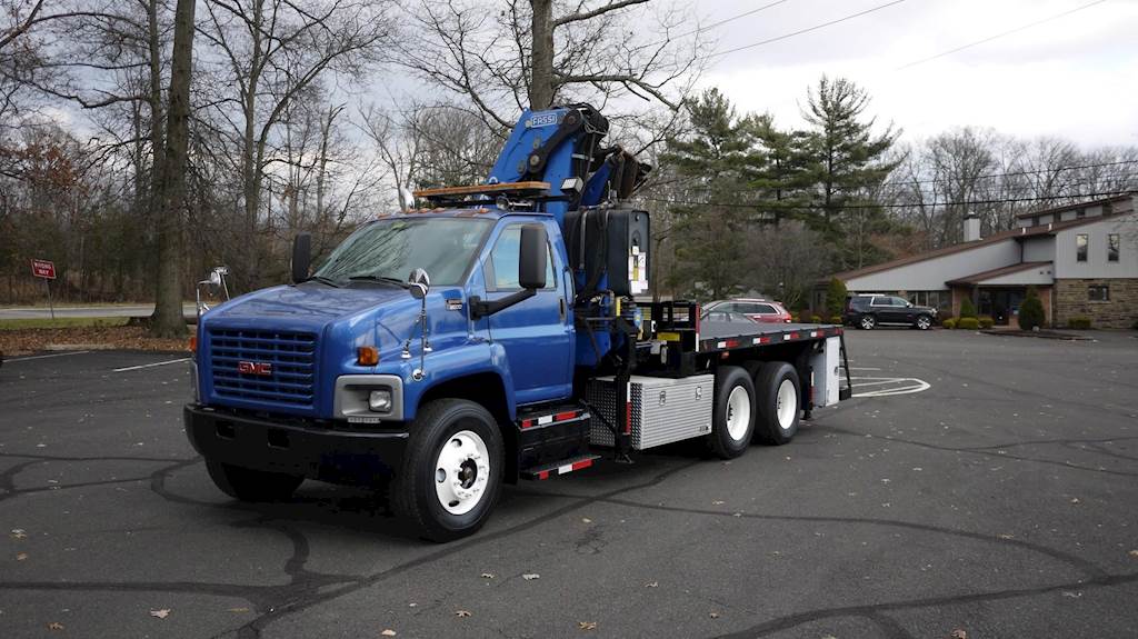 2006 GMC TopKick C8500 Single Axle Crane Truck Automatic, Fassi F330B.24/L323 Knuckle Boom