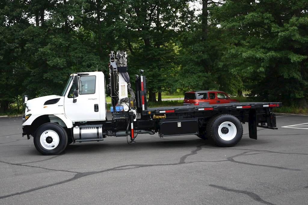 2009 International 7400 Single Axle Crane Truck 285HP, Automatic, IMT 16/117 Crane For Sale