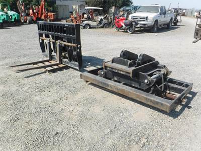 SkyTrak SWING CARRIAGE Fork