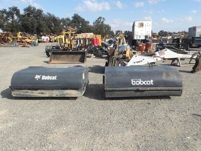 Bobcat SWEEPER 72 Sweeper Attachment