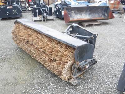 Caterpillar BROOM SKID STEER Sweeper Attachment