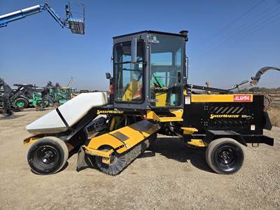 Lay-Mor SWEEPMASTER 400 Sweeper