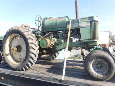 John Deere 720 Tractor