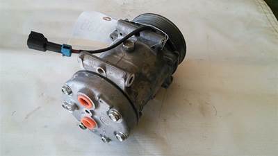 Mercedes-Benz MBE 4000 A/C Compressor