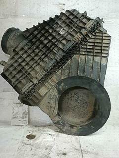 Freightliner Cascadia Air Cleaner / Air Filter Housing
