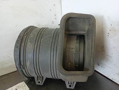 International DuraStar Air Cleaner / Air Filter Housing