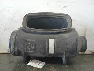 Peterbilt 386 Air Cleaner / Air Filter Housing