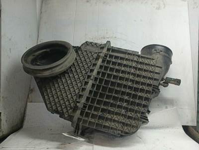 Peterbilt 579 Air Cleaner / Air Filter Housing