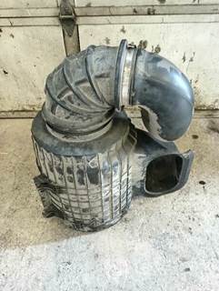 Volvo VNL Air Cleaner / Air Filter Housing