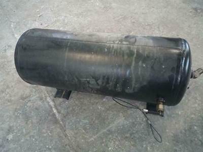 Isuzu FTR Air Tank