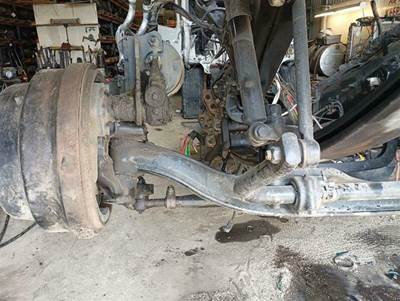 Volvo VNL Front Axle Assembly