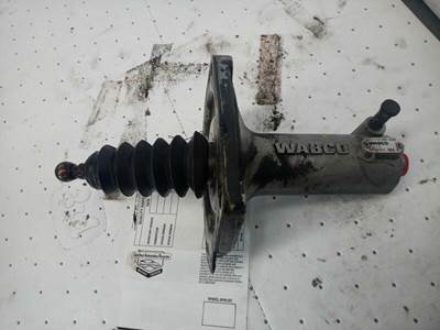 Freightliner Cascadia Clutch Slave Cylinder for a Frightliner Cascadia