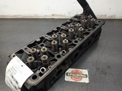International MaxxForce 7 Cylinder Head