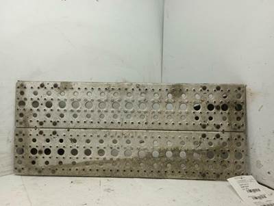Freightliner Cascadia Deck Plate / Catwalk