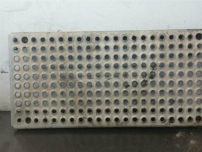 International 9200 Deck Plate / Catwalk