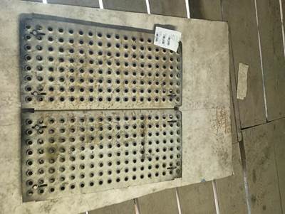 International 9200i Deck Plate / Catwalk