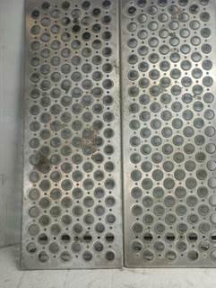 Kenworth T680 Deck Plate / Catwalk