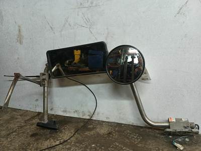 International 9100i Door Mirror