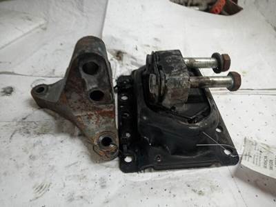Volvo D13 Engine Mount