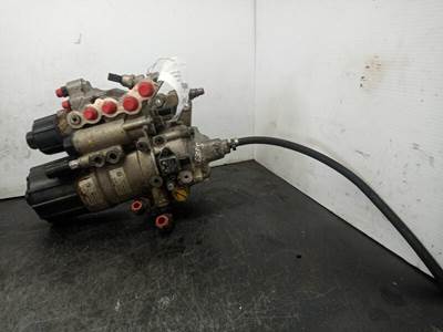 Freightliner Cascadia Fuel / Water Separator