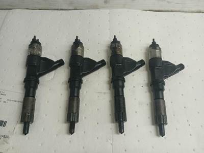 Isuzu 4HK1TC Fuel Injector