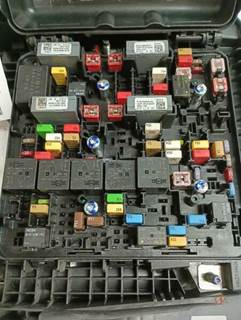 Freightliner Cascadia Fuse Box