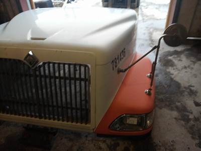 International 9400i Hood