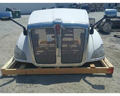 Used 2019 Kenworth T680 Hood with Faded Headlights, Cracked Right Headlight