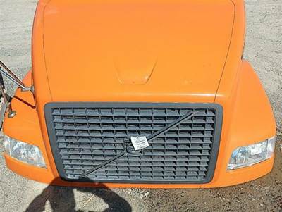 Volvo VNM Hood