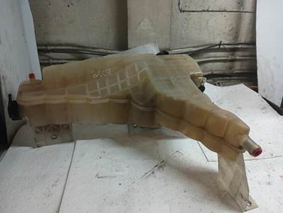 Kenworth T680 Radiator Overflow Bottle / Surge Tank
