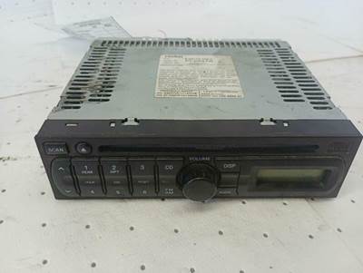 Isuzu NQR Radio