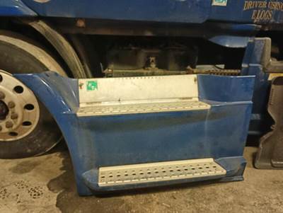 Freightliner Cascadia Truck Skirt